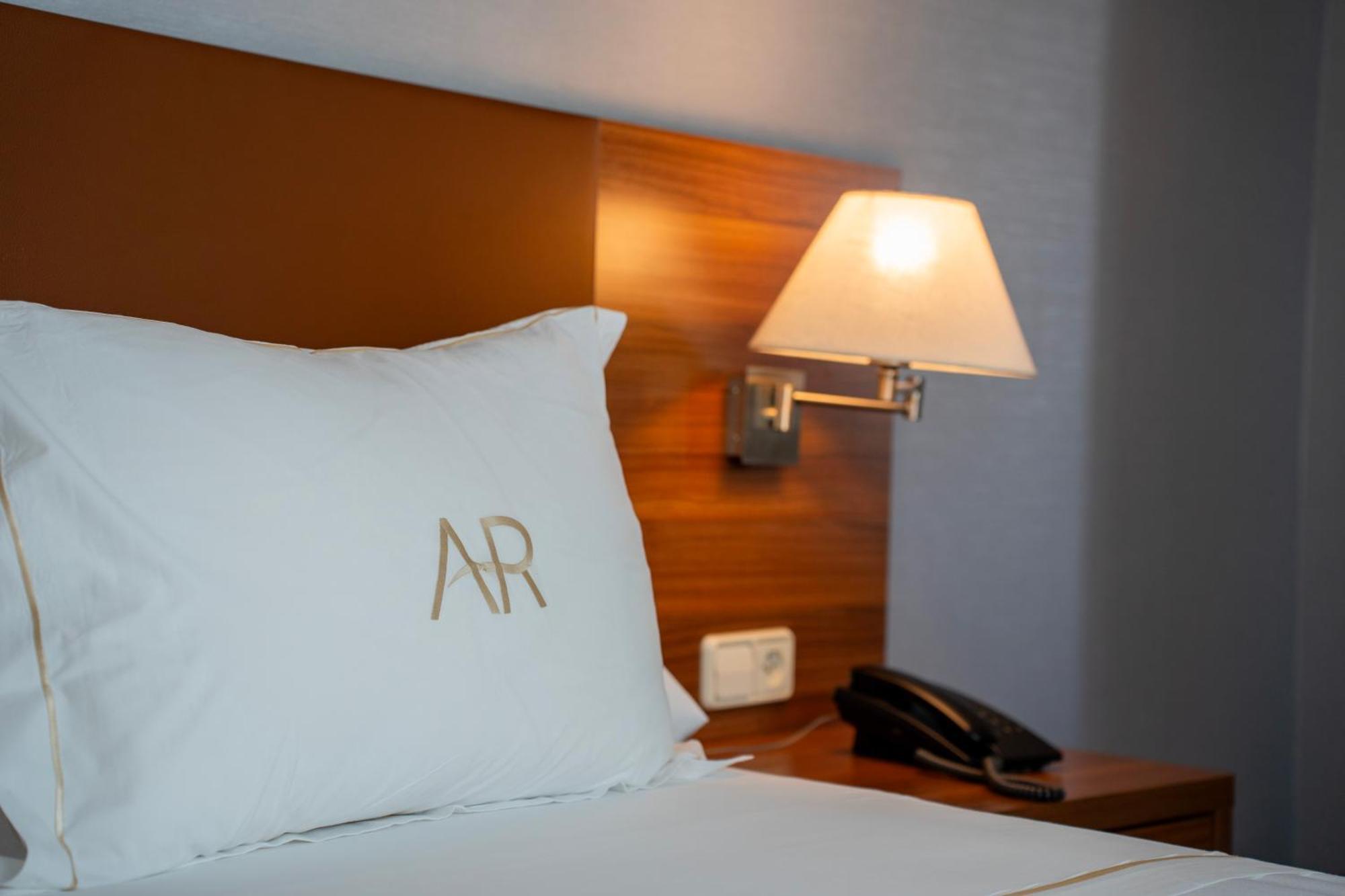 Aparto-Hotel Rosales Madryt Zewnętrze zdjęcie