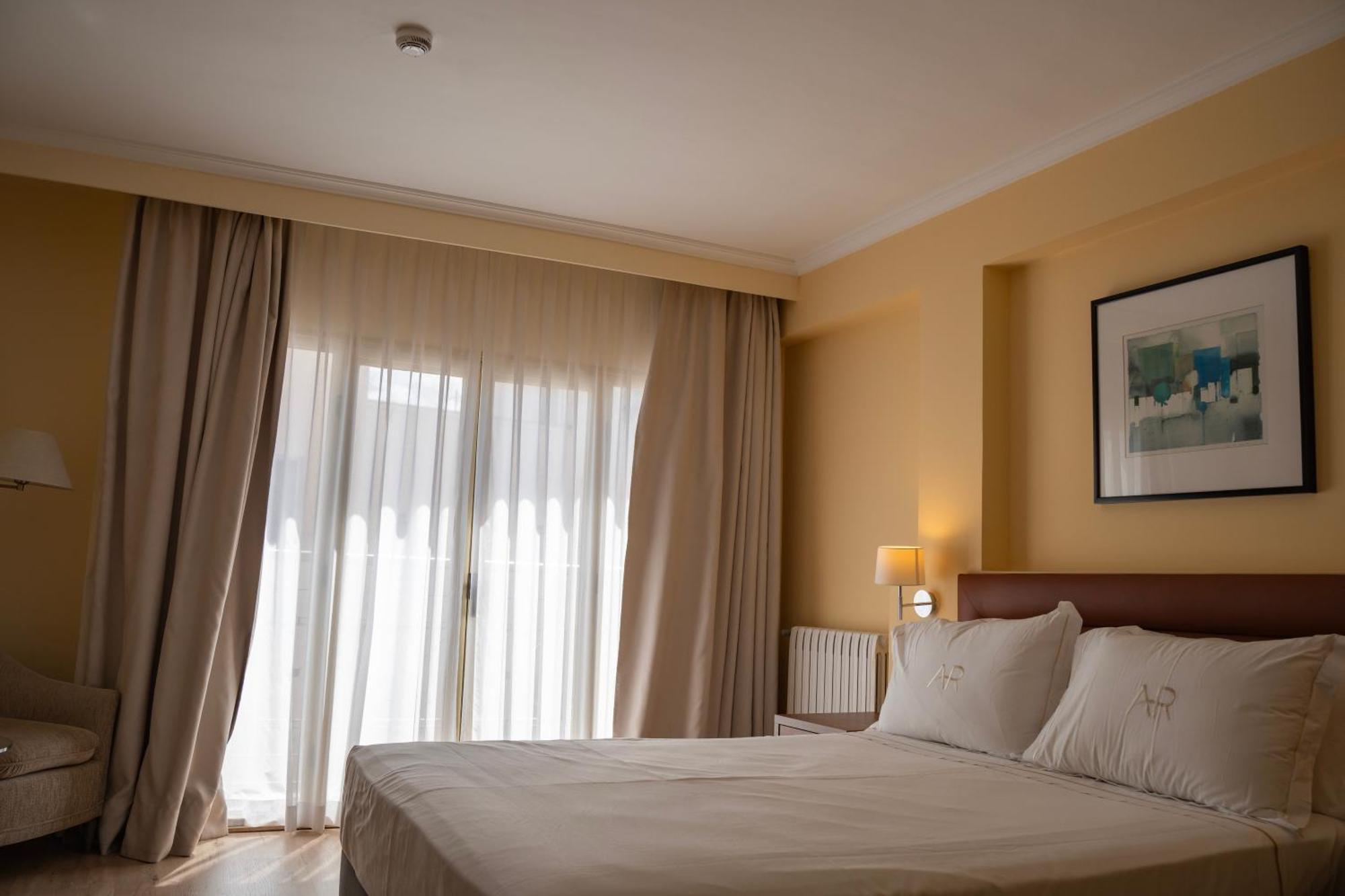 Aparto-Hotel Rosales Madryt Zewnętrze zdjęcie