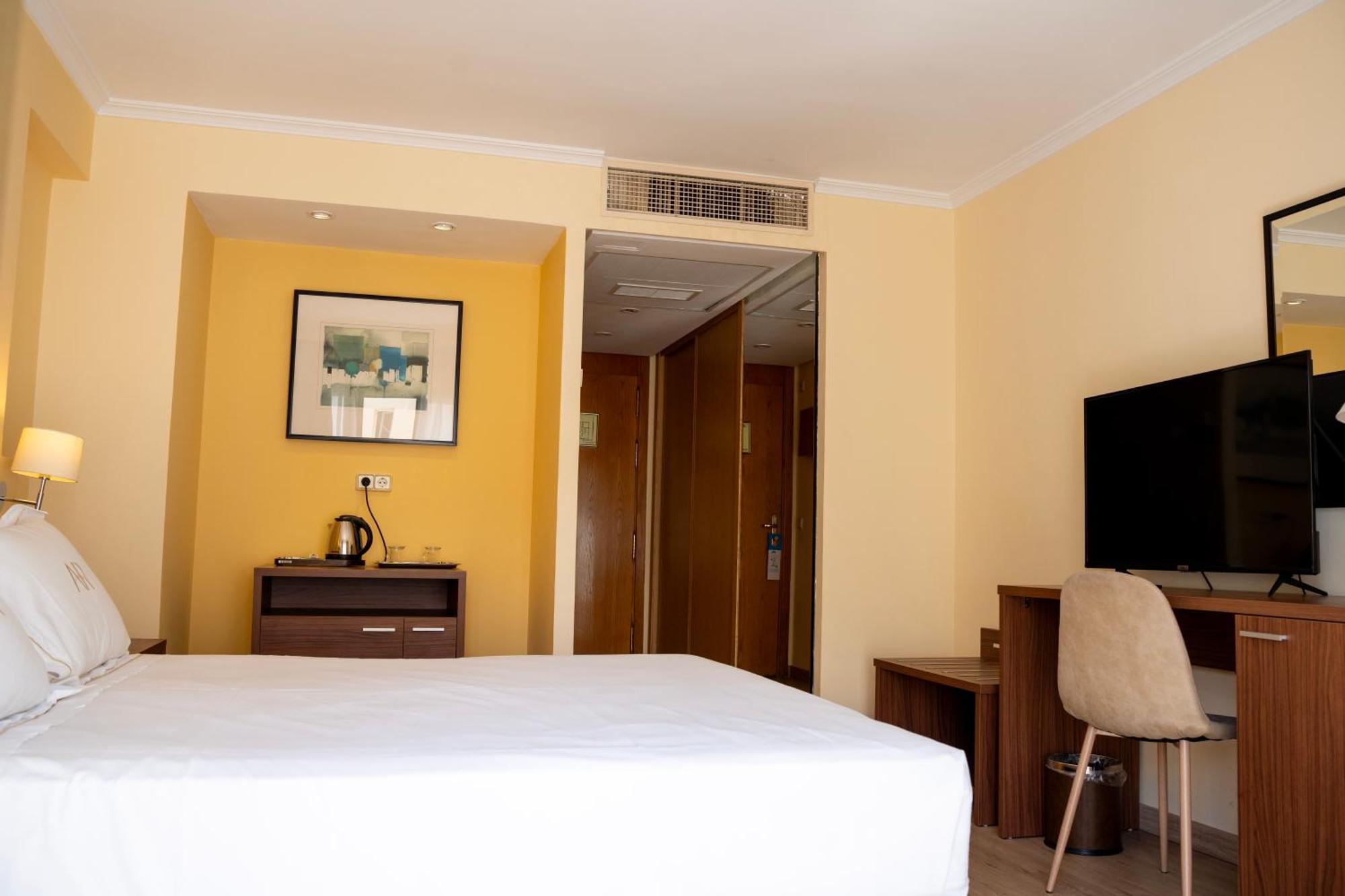 Aparto-Hotel Rosales Madryt Zewnętrze zdjęcie