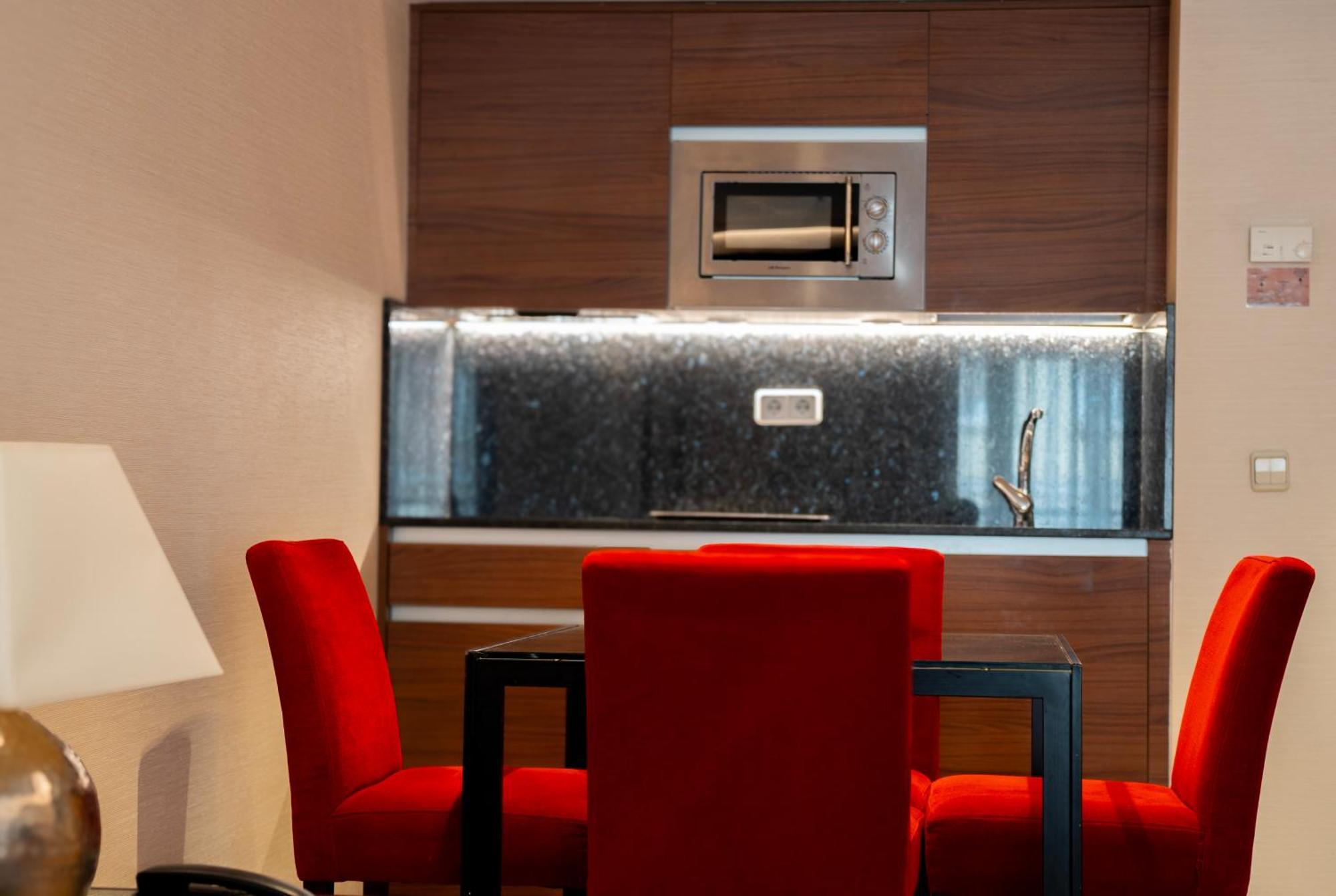 Aparto-Hotel Rosales Madryt Zewnętrze zdjęcie