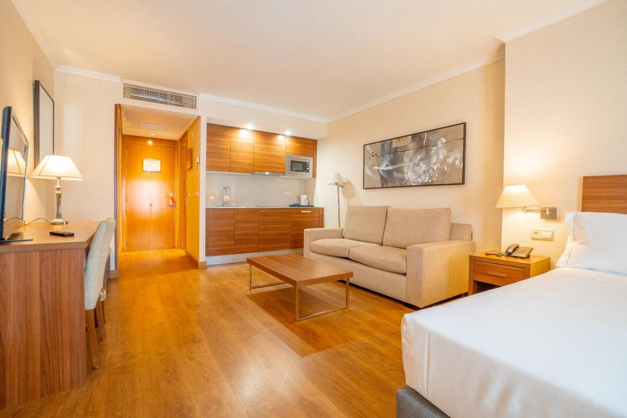 Aparto-Hotel Rosales Madryt Zewnętrze zdjęcie
