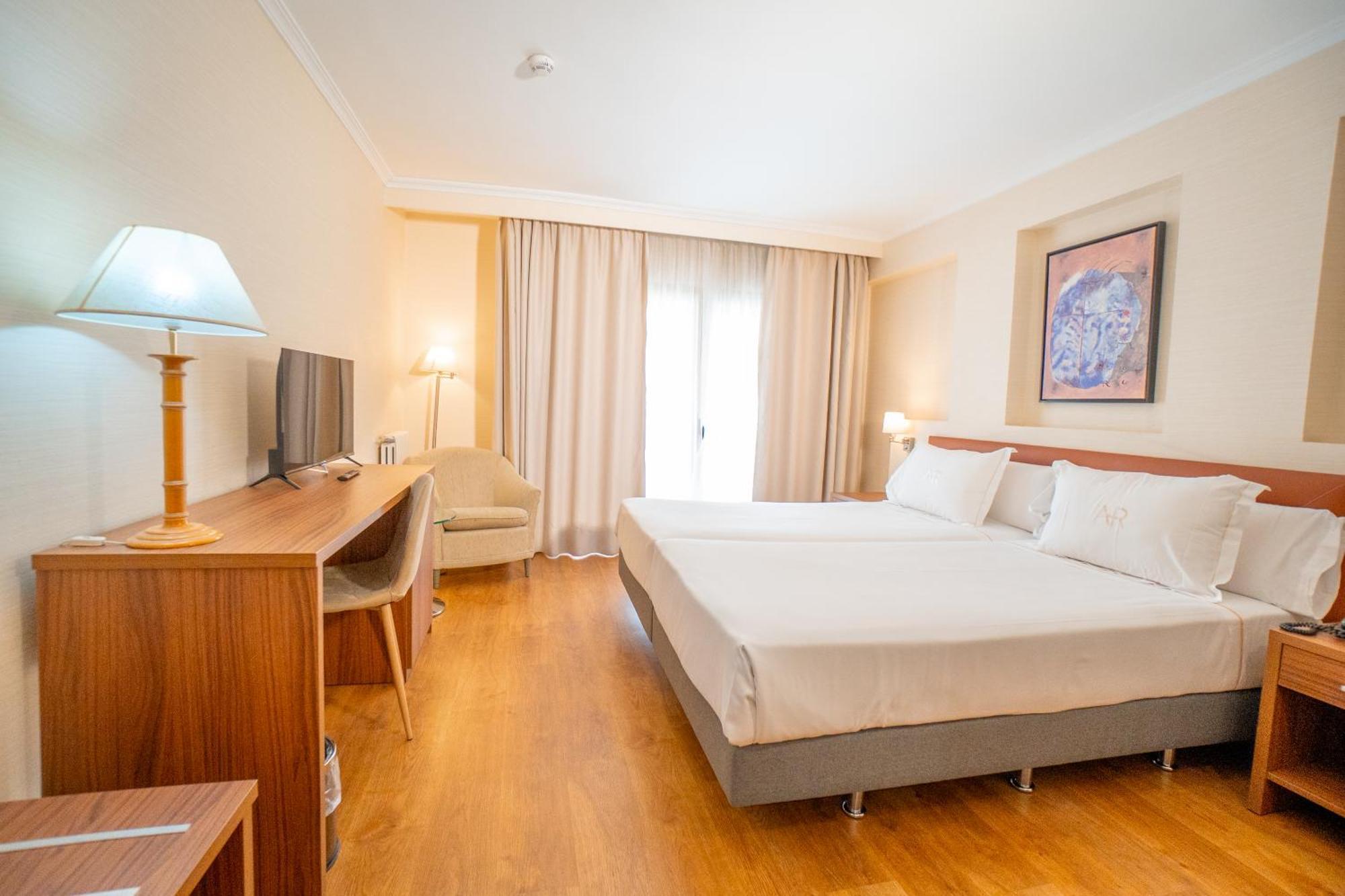 Aparto-Hotel Rosales Madryt Zewnętrze zdjęcie