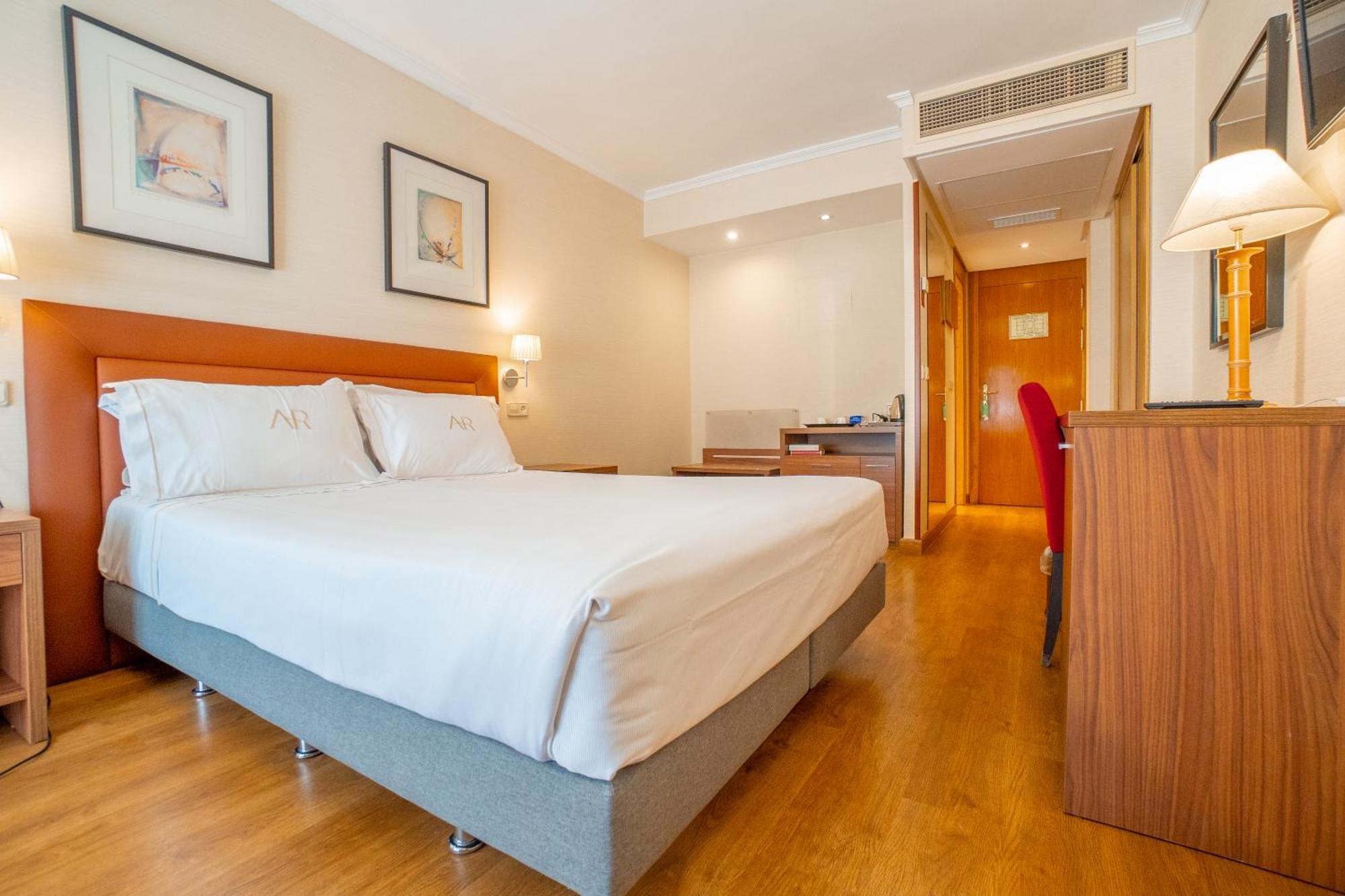 Aparto-Hotel Rosales Madryt Zewnętrze zdjęcie