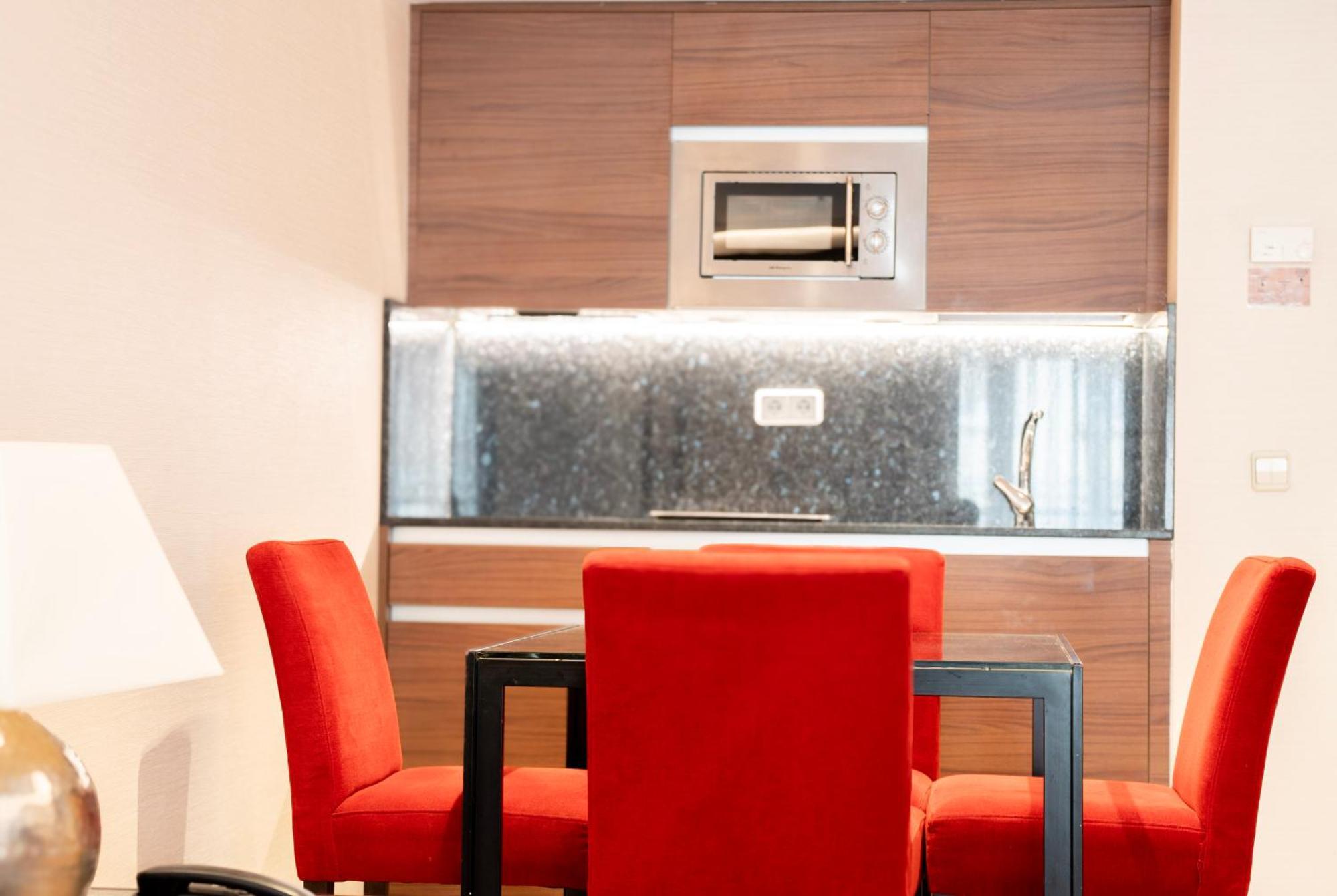 Aparto-Hotel Rosales Madryt Zewnętrze zdjęcie
