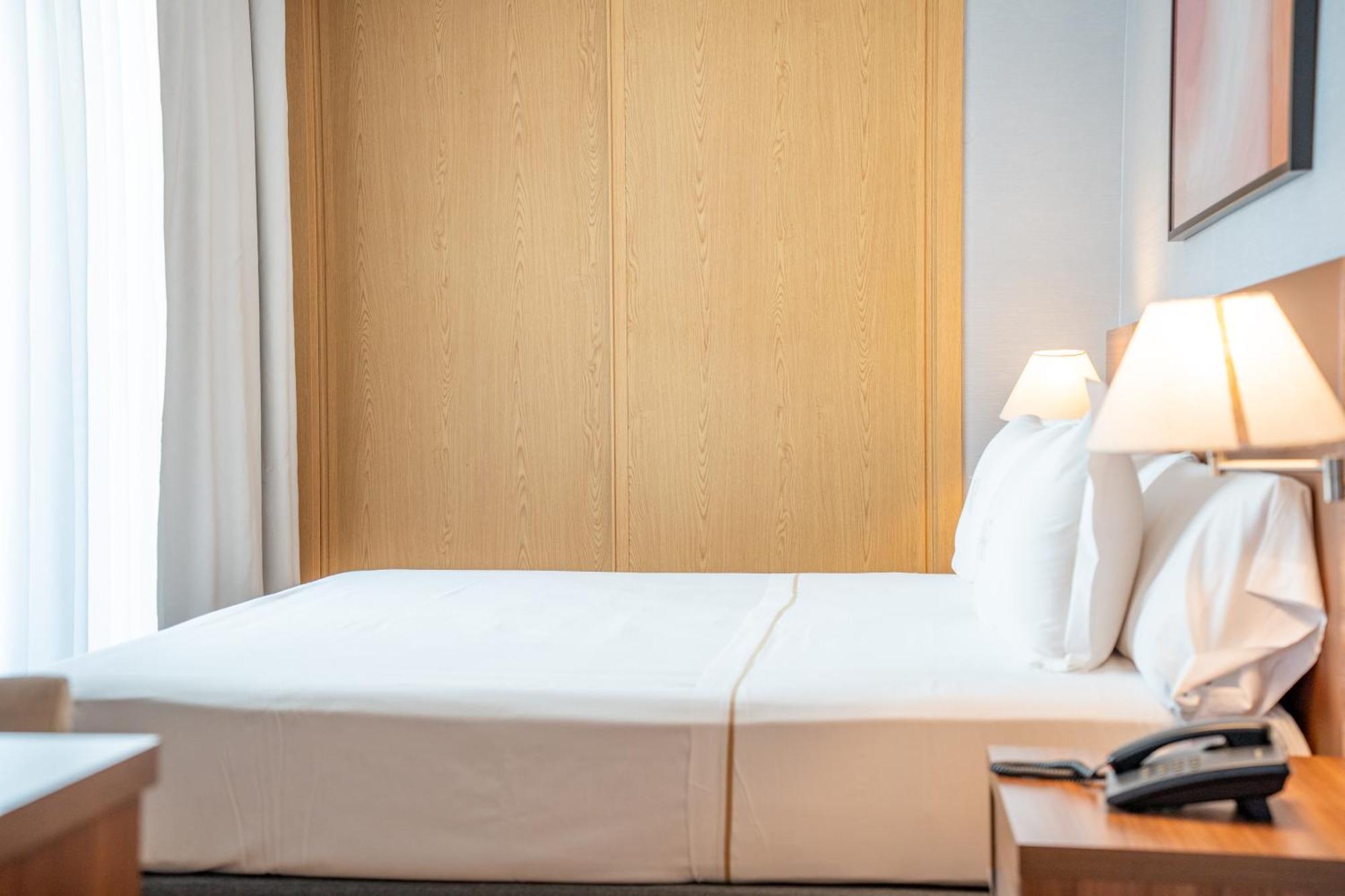 Aparto-Hotel Rosales Madryt Zewnętrze zdjęcie