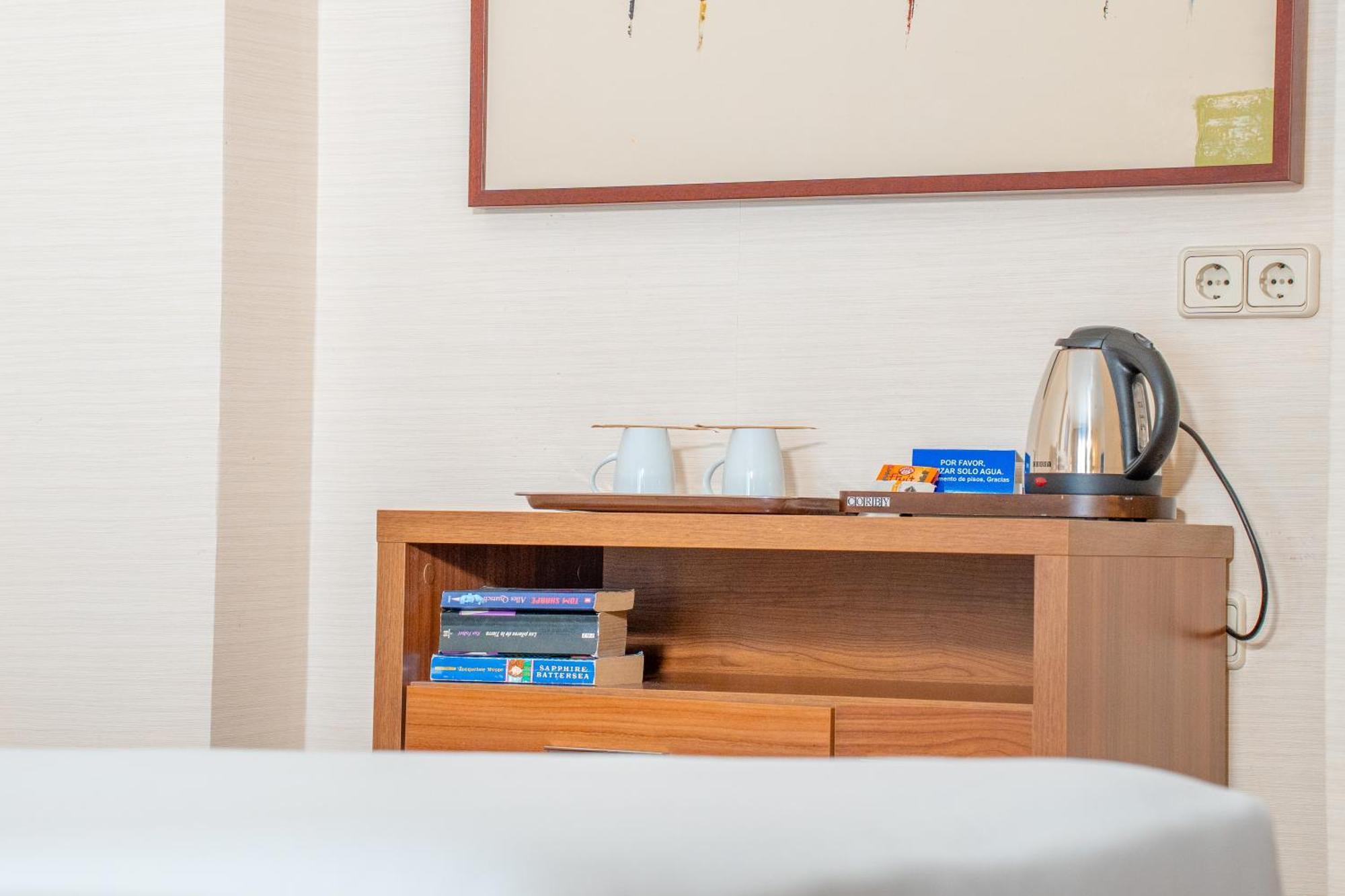 Aparto-Hotel Rosales Madryt Zewnętrze zdjęcie