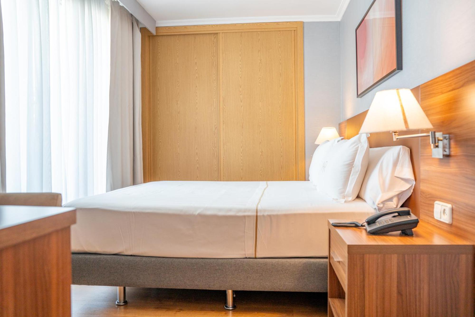 Aparto-Hotel Rosales Madryt Zewnętrze zdjęcie